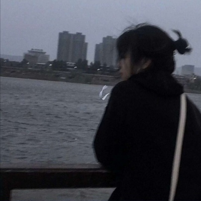 2025年头像伤感女