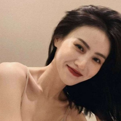 成熟稳重气质女照片头像