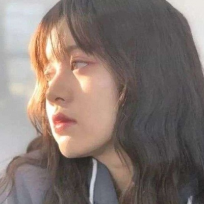 2025年流行高清好看的潮流微信头像女