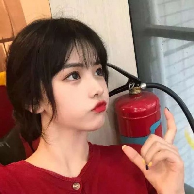 2025年最火头像真人女生照片