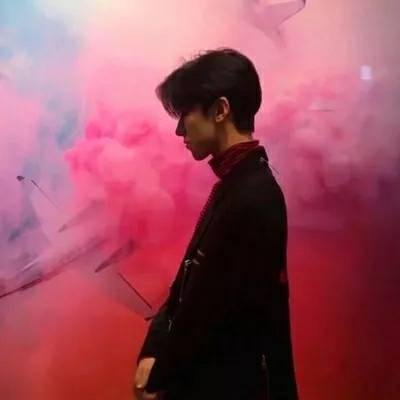 红色系高清真人男生超酷头像