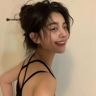 2025女生头像御姐高清图片