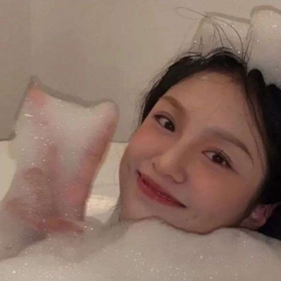 2025年流行高清好看的潮流微信头像女