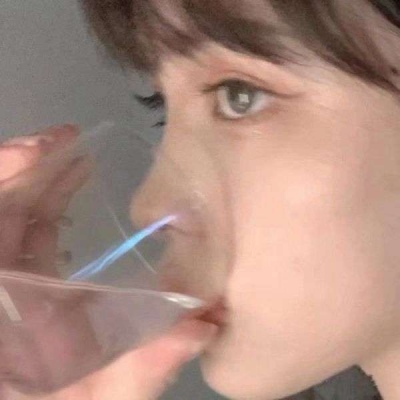 2025年流行高清好看的潮流微信头像女