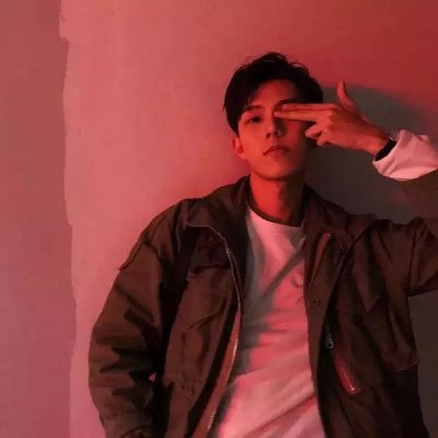 红色系高清真人男生超酷头像