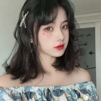 2025年最火头像真人女生照片