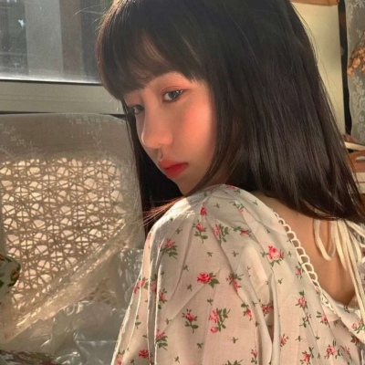 2025女生头像御姐高清图片