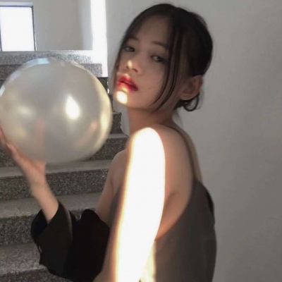 2025年女生头像霸气冷酷高清图片