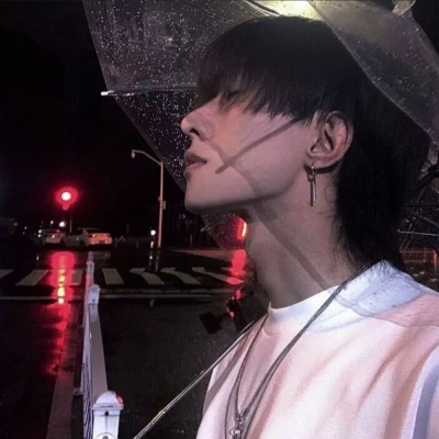 2025男生最帅的头像图片