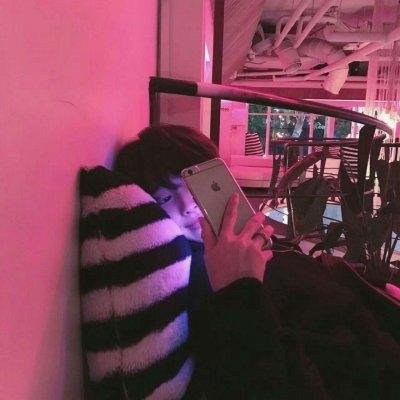 红色系高清真人男生超酷头像