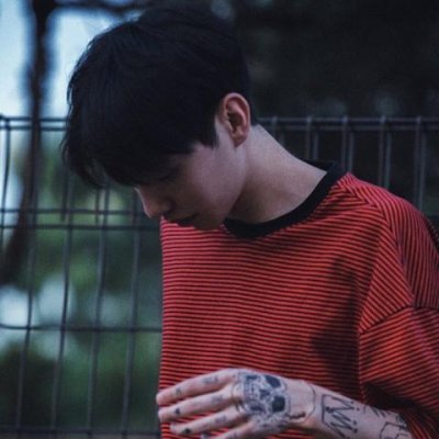 红色系高清真人男生超酷头像