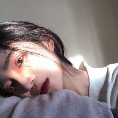 2025新版微信头像女生真人照片大图