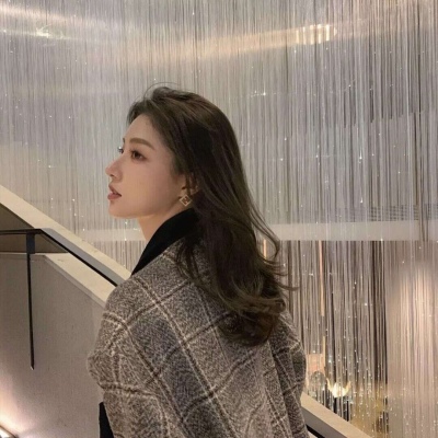 2025最火壁纸女生头像图片