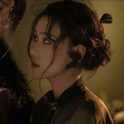 超好看的头像女生2025流行图片