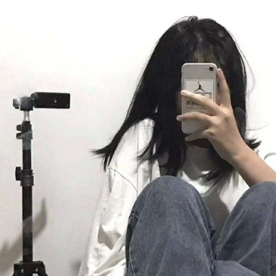 2025个性微信女生真人头像
