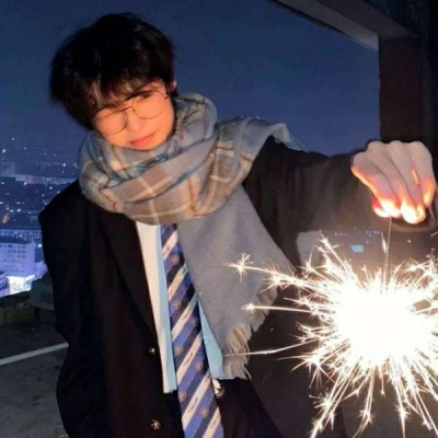 2025独一无二男生高清微信头像