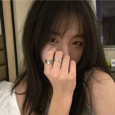 真人简单高清女生微信头像