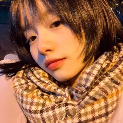 2025真人流行微信女生头像