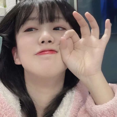 2025年最好看的女生头像真人版图片