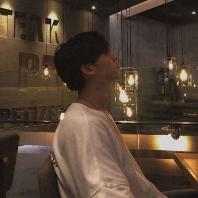 2025流行情侣头像一男一女各一张