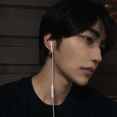 2025微信最新真人男生头像