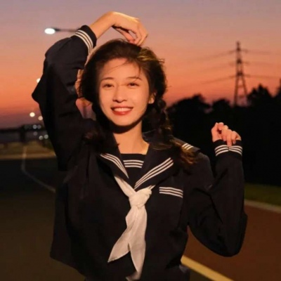 2025年最好看的女生头像真人版图片