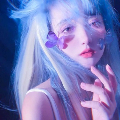 2025年最好看的女生头像真人版图片