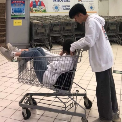 2025年情侣网图双人头像图片