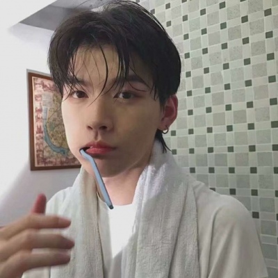 2025最潮最火男生头像真人图片