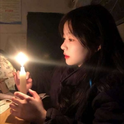 2025新版微信头像女生真人照片大图