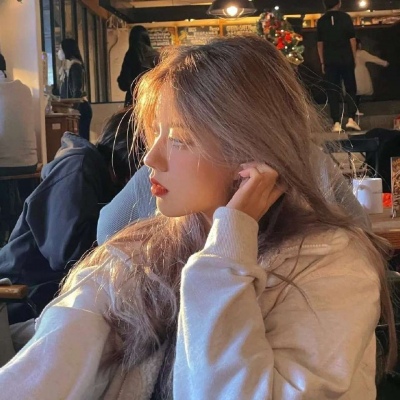 2025新款女生头像真人好看图片