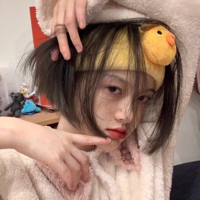2025年流行头像女生图片