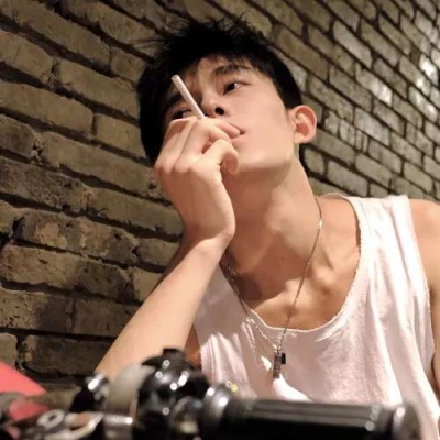2025抖音最火的男生真人头像图片