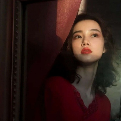 超好看的头像女生2025流行图片