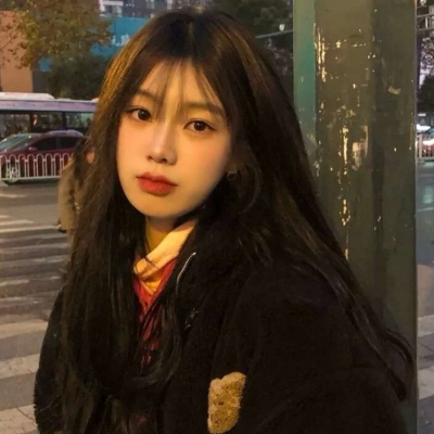真人简单高清女生微信头像