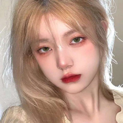 2025年女生微信真人头像新潮流