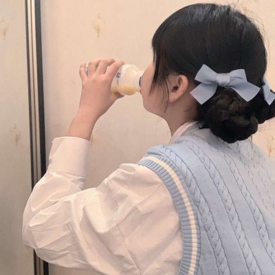 真人简单高清女生微信头像