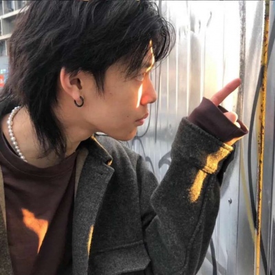 2025最流行洋气头像男生照片