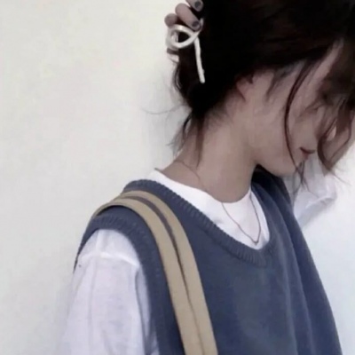 2025个性微信女生真人头像