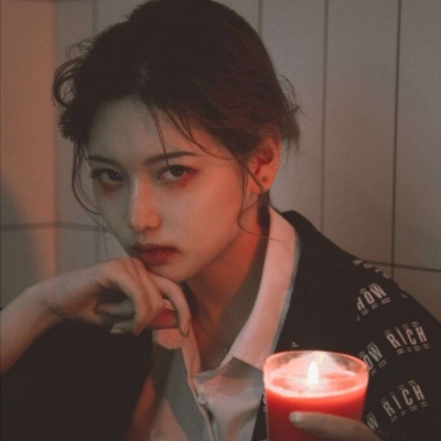 超好看的头像女生2025流行图片