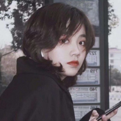 2025新版微信头像女生真人照片大图