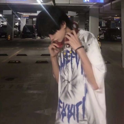 2025最火男生头像微信超酷图片