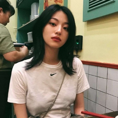 超好看的头像女生2025流行图片