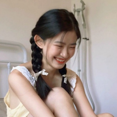 精选女生真人微信头像
