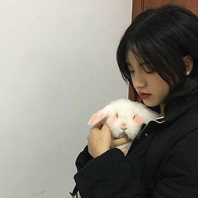 2025个性微信女生真人头像