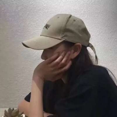 2025流行情侣头像一男一女各一张