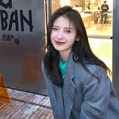 2025最火QQ女生头像真人图片