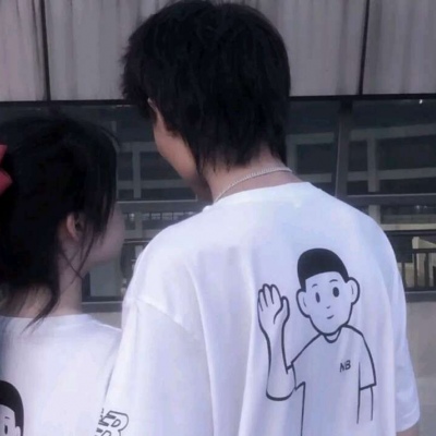 2025款情侣头像超甜图片