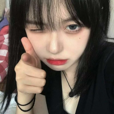 2025年女生微信头像真人版