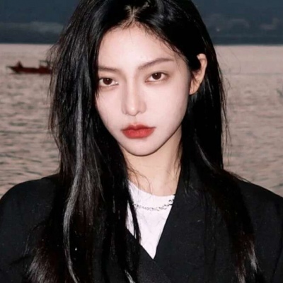 2025年最流行头像女生高清图片